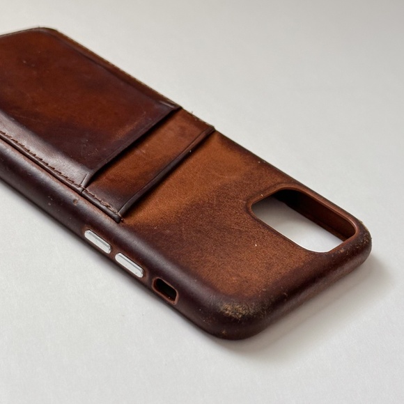 The Ridge Leather Apple iPhone XR Case - Picture 6 of 10